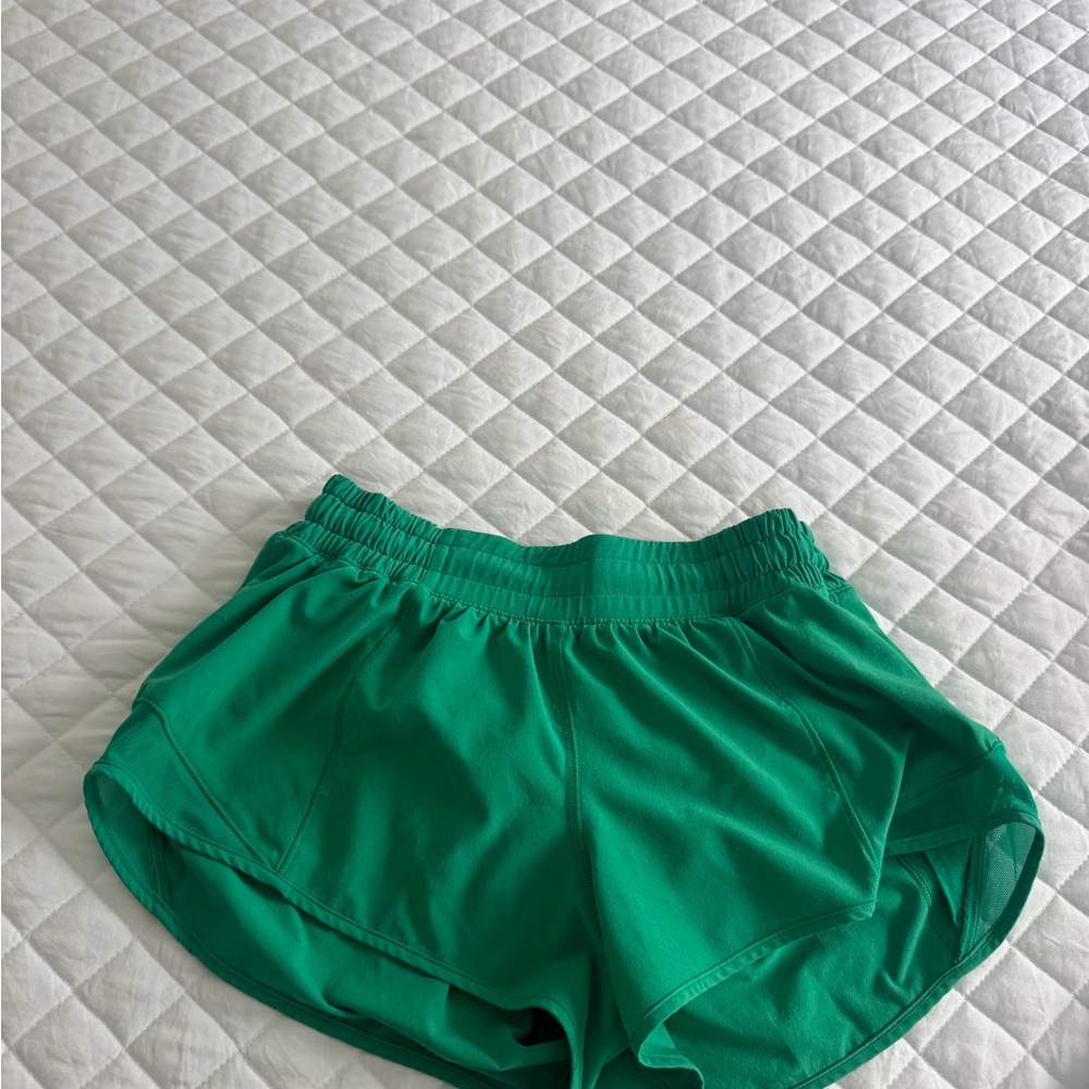 Lululemon Kelly Green Hotty Hot Shorts-Size 4